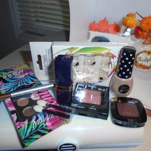 9-Piece Beauty Make-up Bundle Set (NWOT)